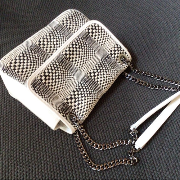 NWOTGS UNICA! FIRENZE ITALY WOVEN LEATHER BICOLOR CROSSBODY CHAIN STRAP BAG - Picture 10 of 12